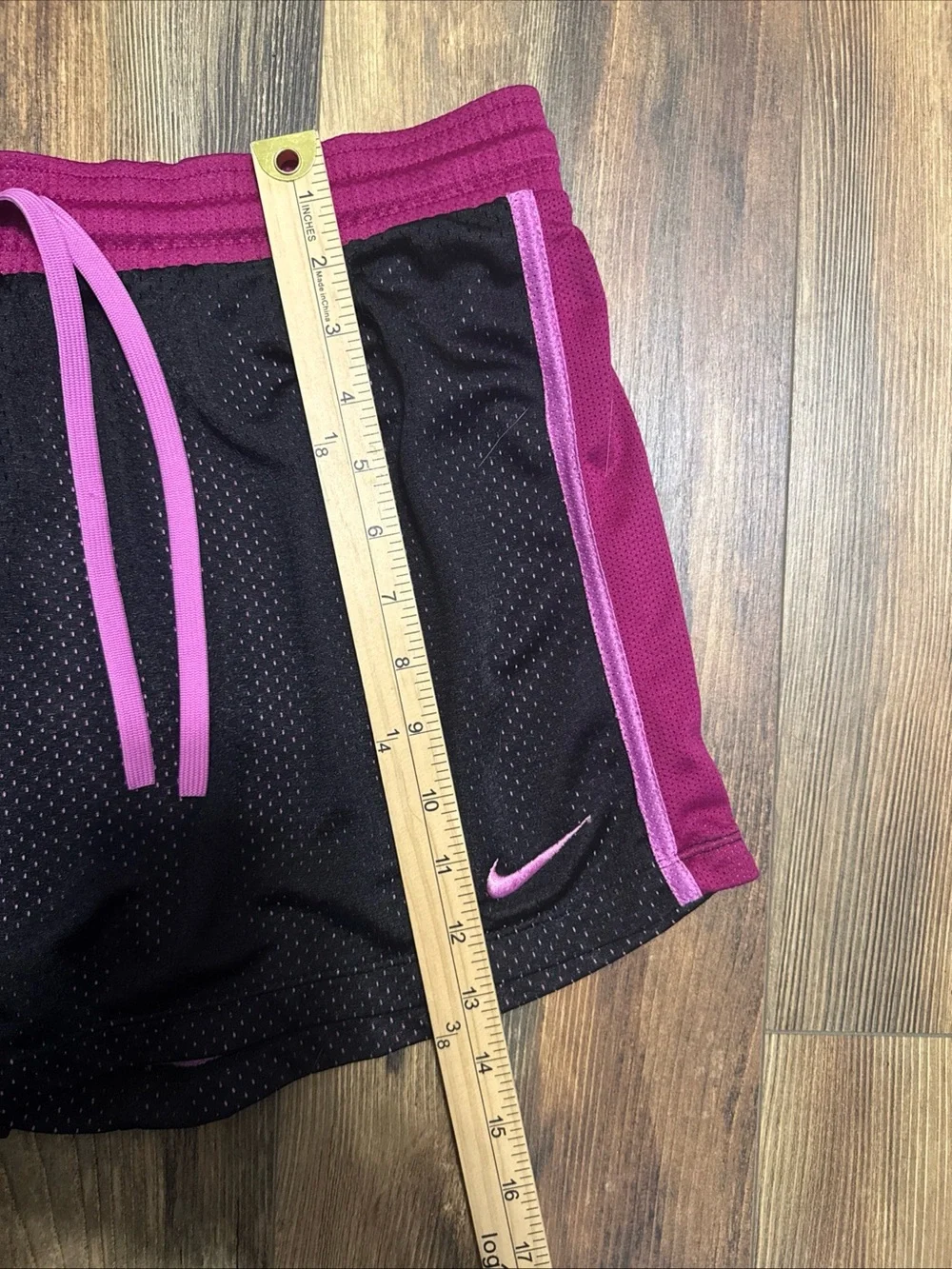Nike Dri-Fit Drawstring Mesh Athletic Shorts Women’s Size Medium - Picture 2 of 6